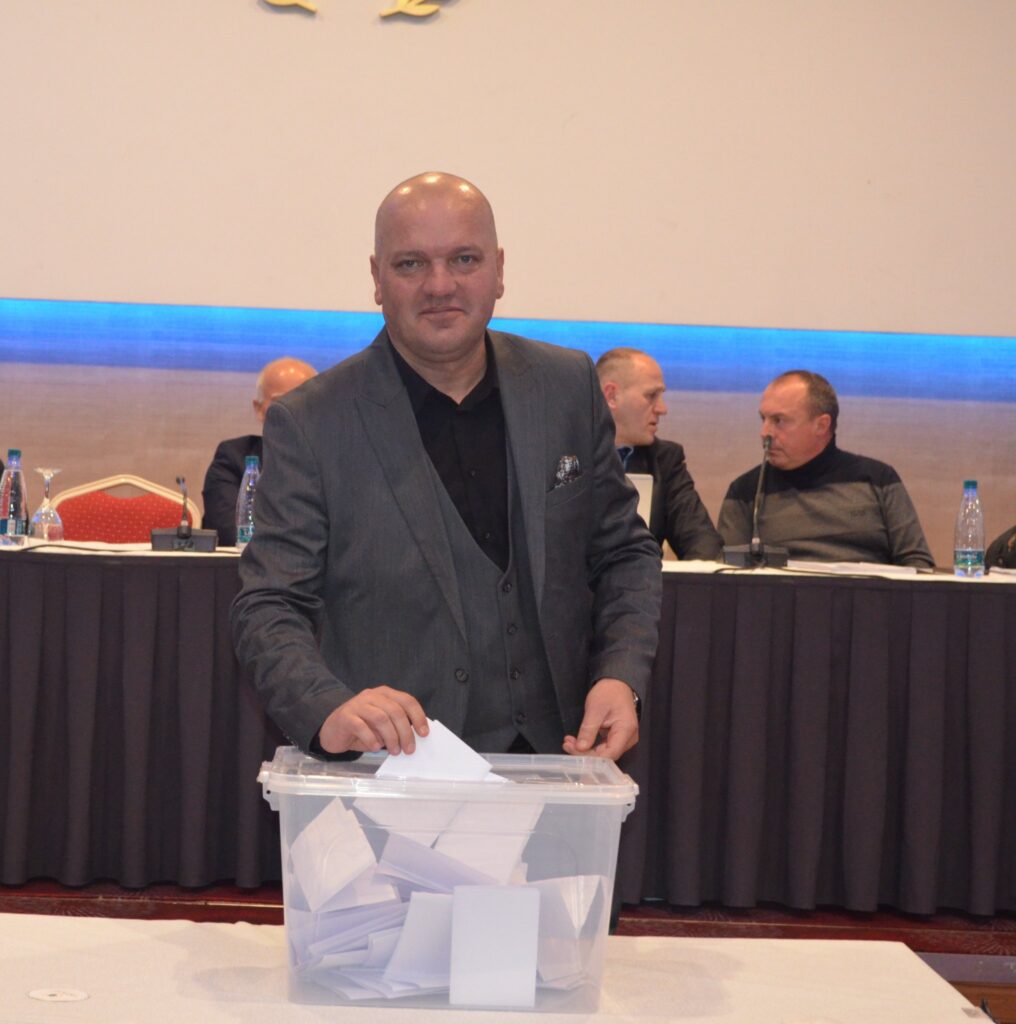 Avni Gashi  kryetar i ri i Federatës se Karatesë e Kosovës
